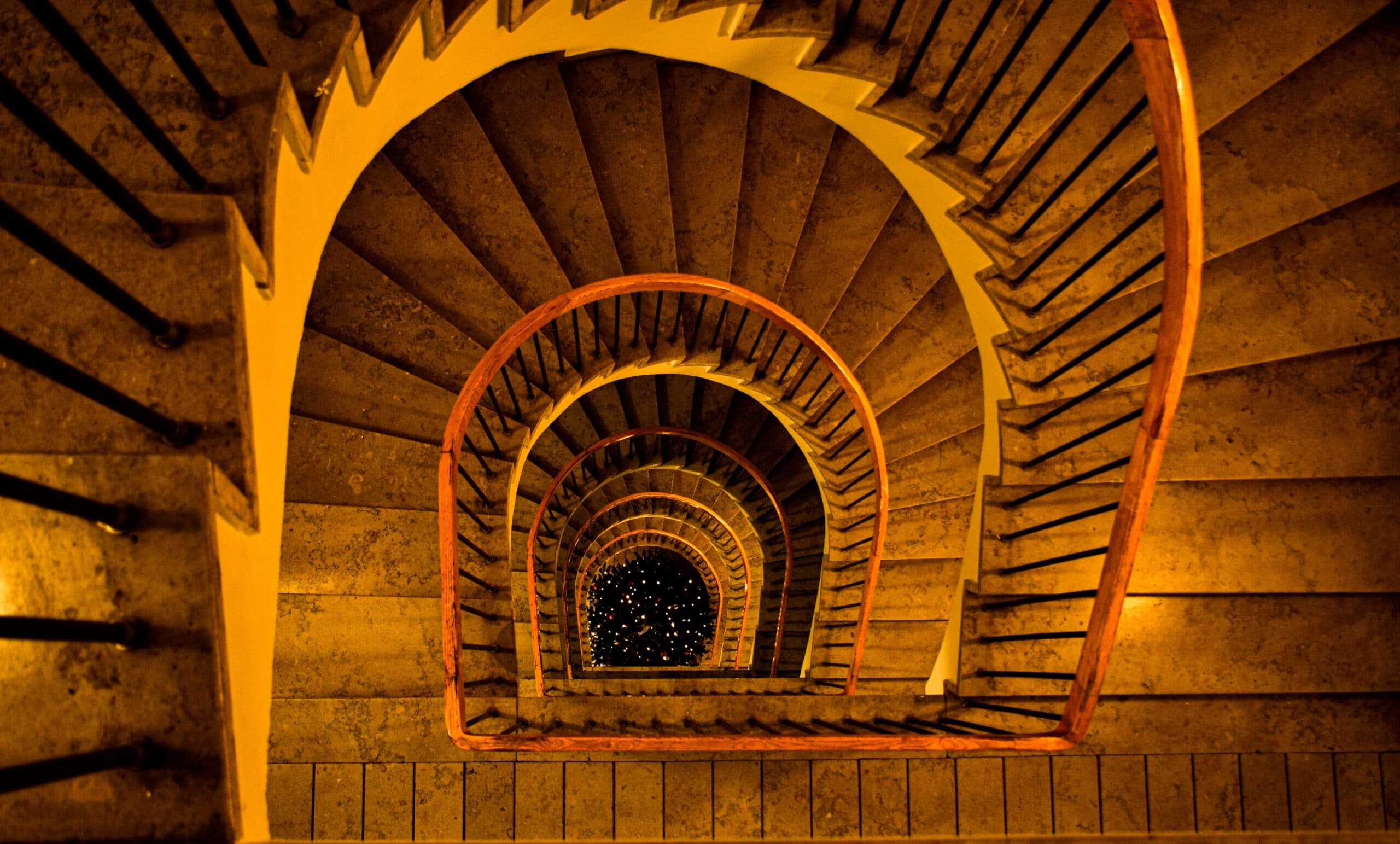 螺旋階段の画像